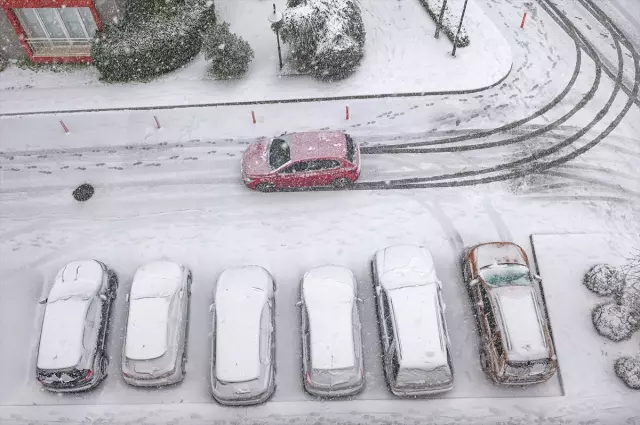 Kar alarmı verildi! İstanbul'da öğrenciler tatil beklerken, validen açıklama geldi