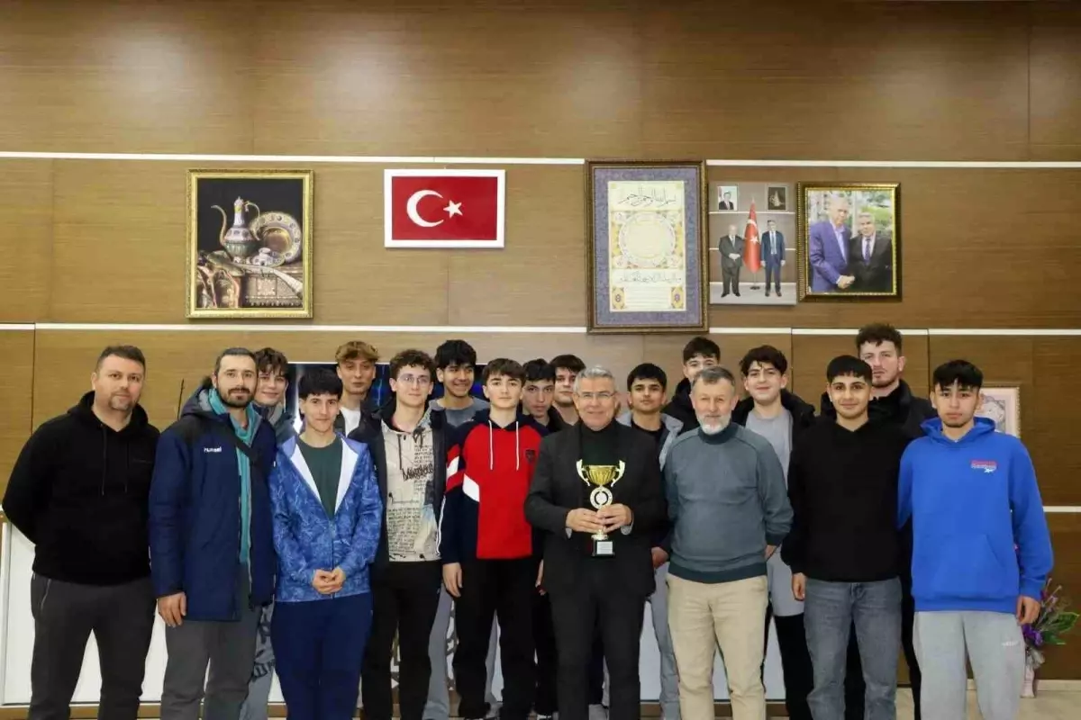 Köşk Belediye Doğan Spor Hentbol Takımı İl Birincisi Oldu