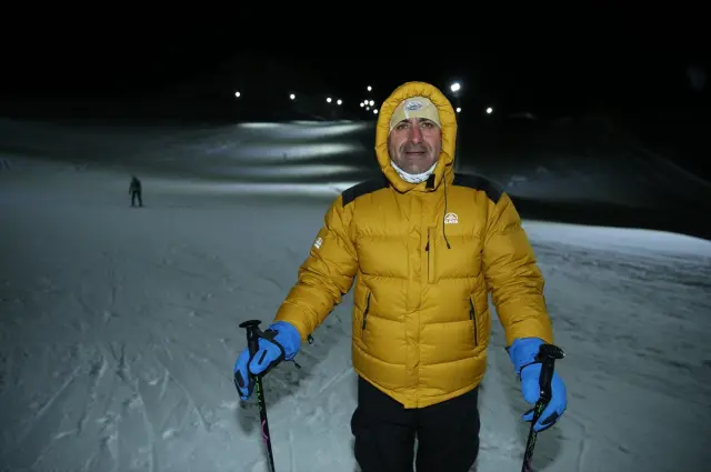 Mergabütan'da gece kayak dönemi başladı