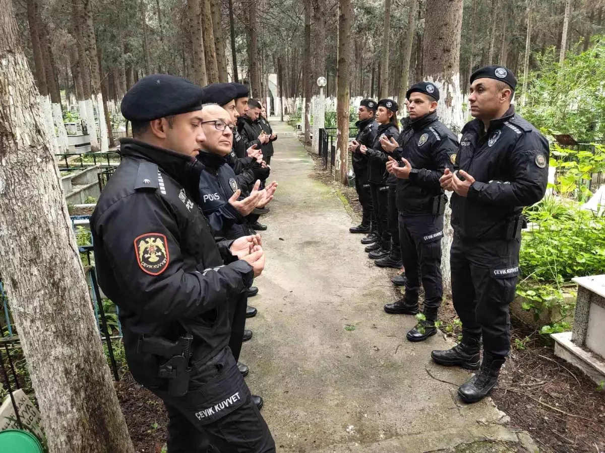 Şehit polis Fuat Kaplan mezarı başında anıldı