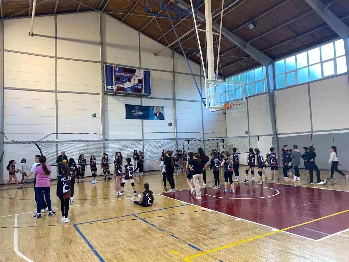 Selçuk Belediyesi Spor Okulları ile Çocuklar Sporla Buluşuyor