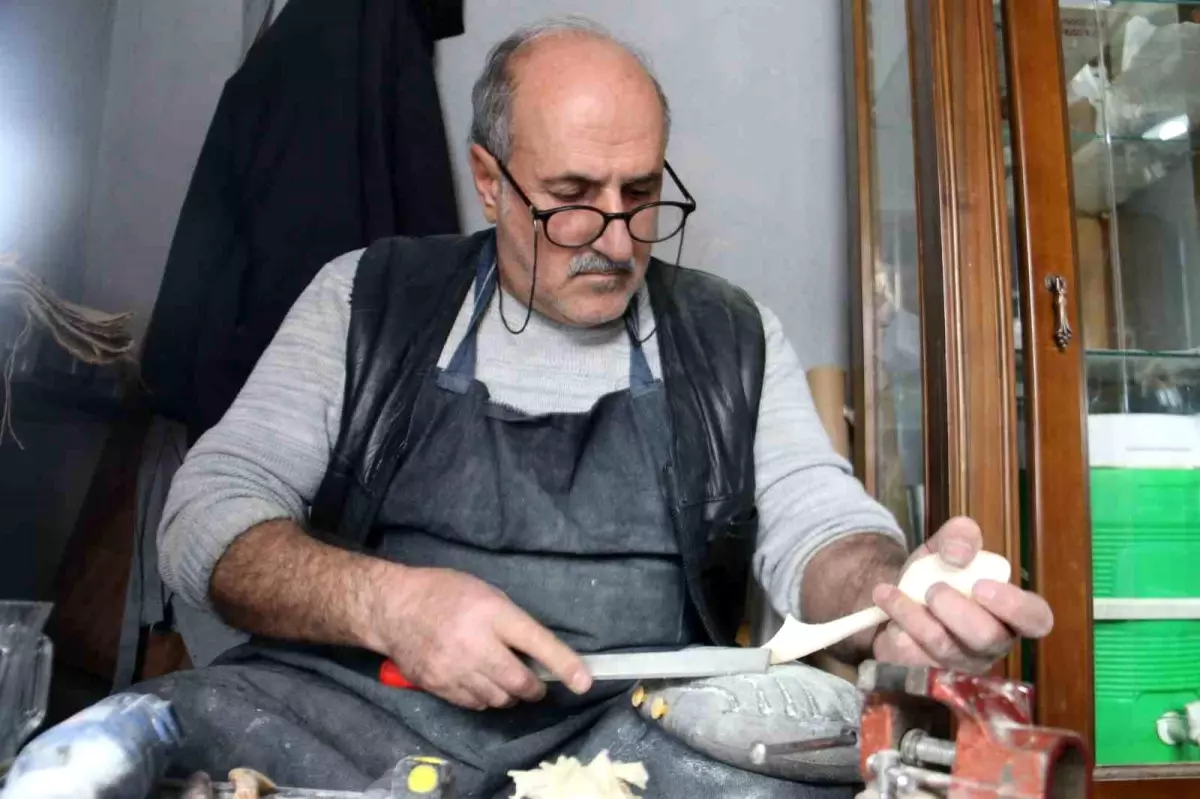 Emekli olduktan sonra hobi ararken buldu! Dükkanını açtı, siparişlere yetişemiyor