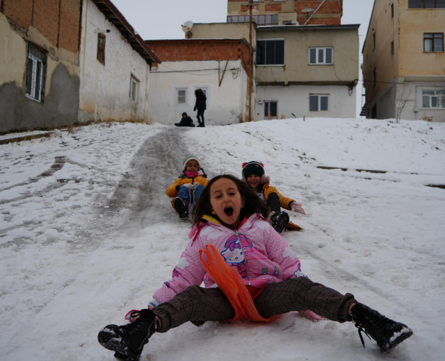 Eğitime kar engeli! 10 ilde okullar tatil edildi