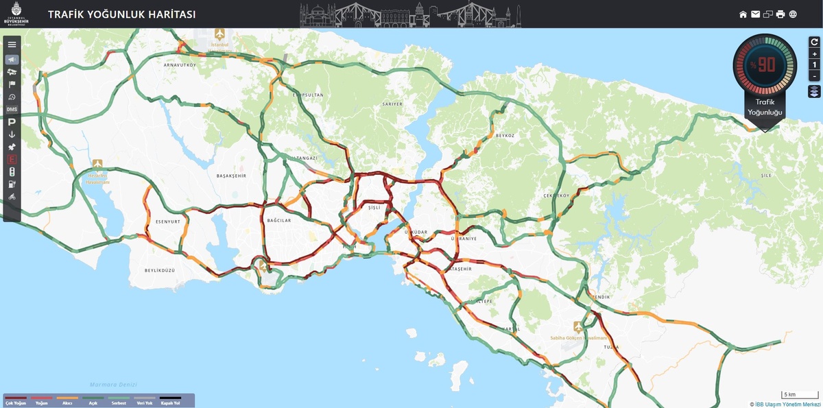 İstanbul\'da Kar Yağışı Sonrası Trafik Yoğunluğu Yüzde 87\'ye Ulaştı