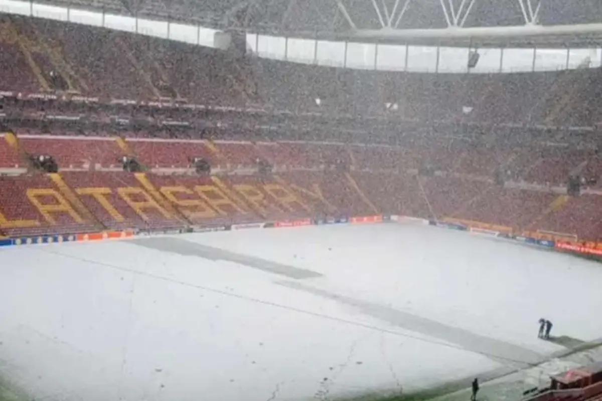 Herkes bunu konuşuyordu: Galatasaray\'ın RAMS Park\'ın zeminini neden örtmediği ortaya çıktı