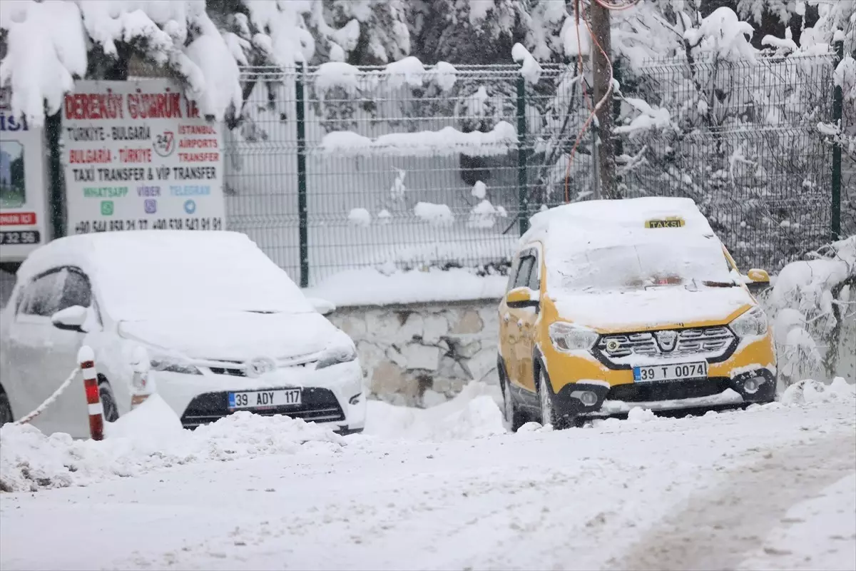 Kırklareli\'nde Yoğun Kar Yağışı