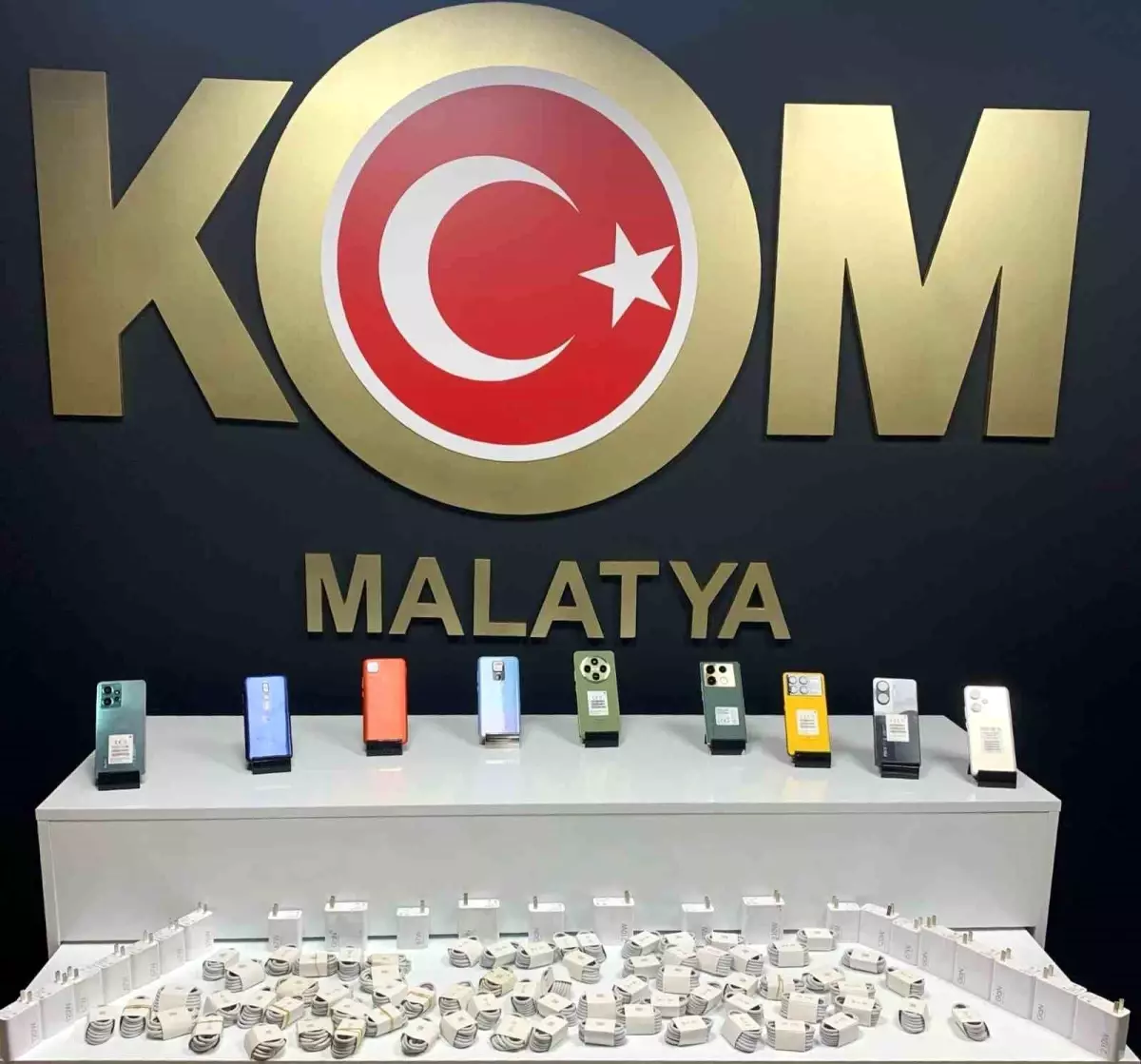 Malatya\'da Kaçak Alkol ve Uyuşturucu Operasyonu