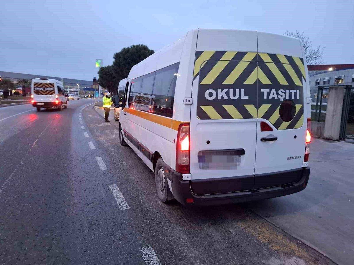 Manisa\'da Okul Servislerine Denetim