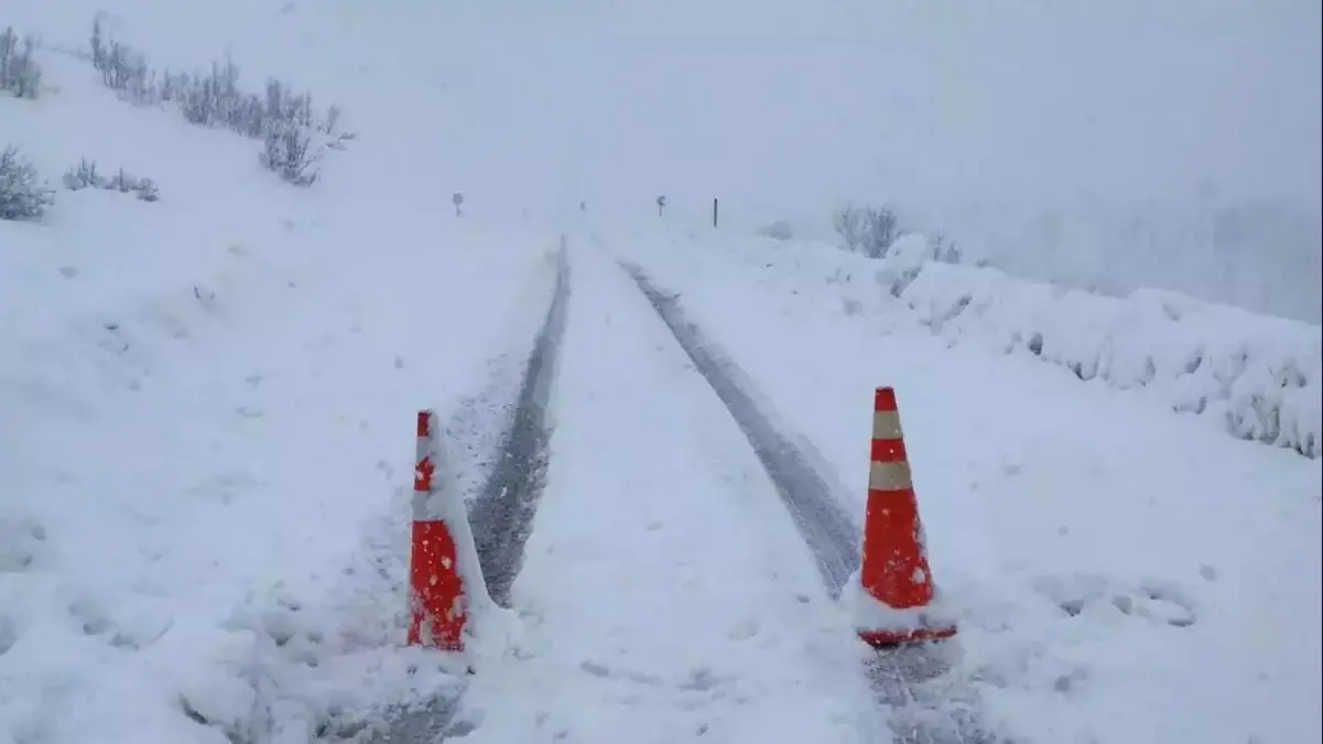 Muş-Kulp-Diyarbakır Kara Yolunda Trafik Durdu