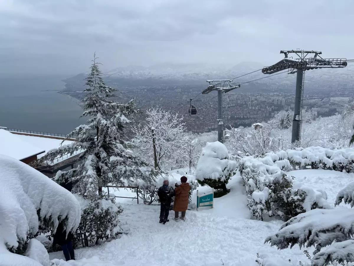 Ordu\'da Kar Yağışı Boztepe\'yi Beyaz Örtüyle Kapladı