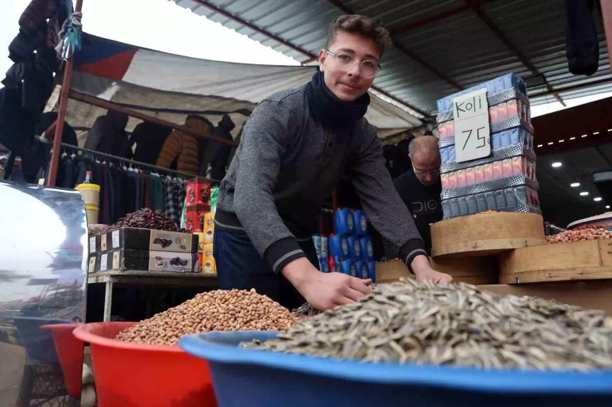 Suriyeli esnaf bayramda ülkelerine dönmek için gün sayıyor