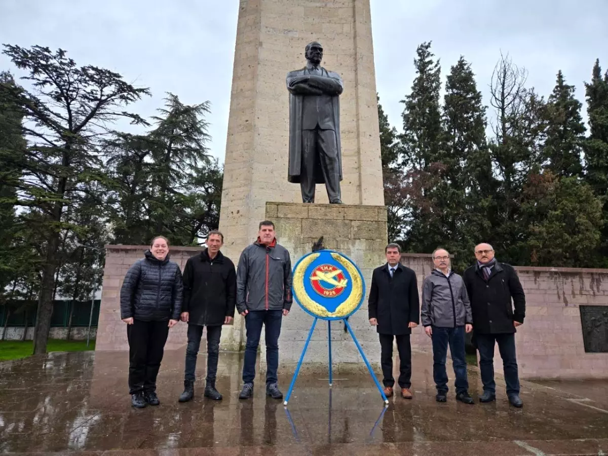 Türk Hava Kurumu 1OO\'üncü yaşını kutluyor