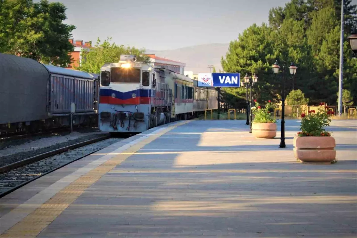 Tahran-Van Tren Seferleri Yeniden Başlıyor