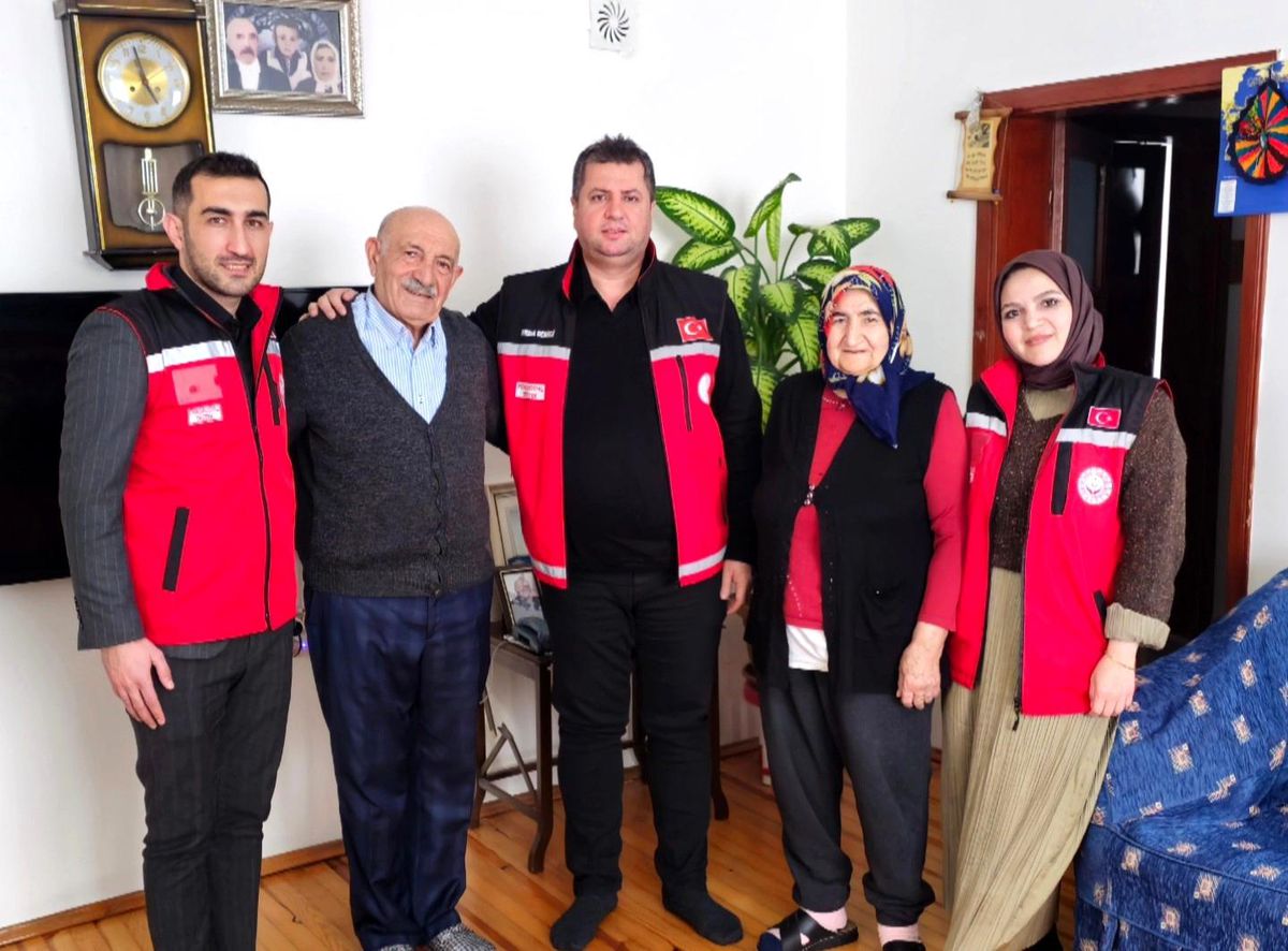Özcan Ailesi\'ne 65. Yıldönümü Ziyareti