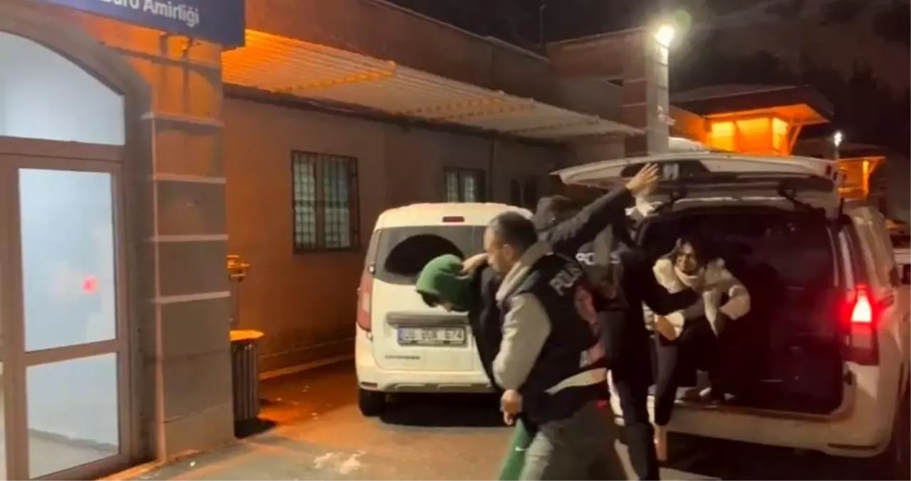 Mamak\'ta Oto Hırsızlığı: 2 Şüpheli Yakalandı