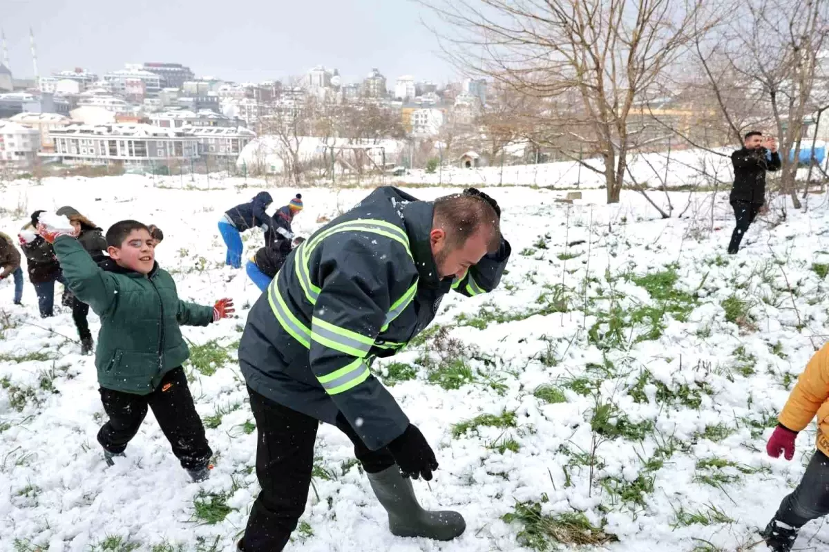 Minik Aysun\'un Kartopu İsteği, Başkan ile Eğlenceli Buluşmaya Dönüştü