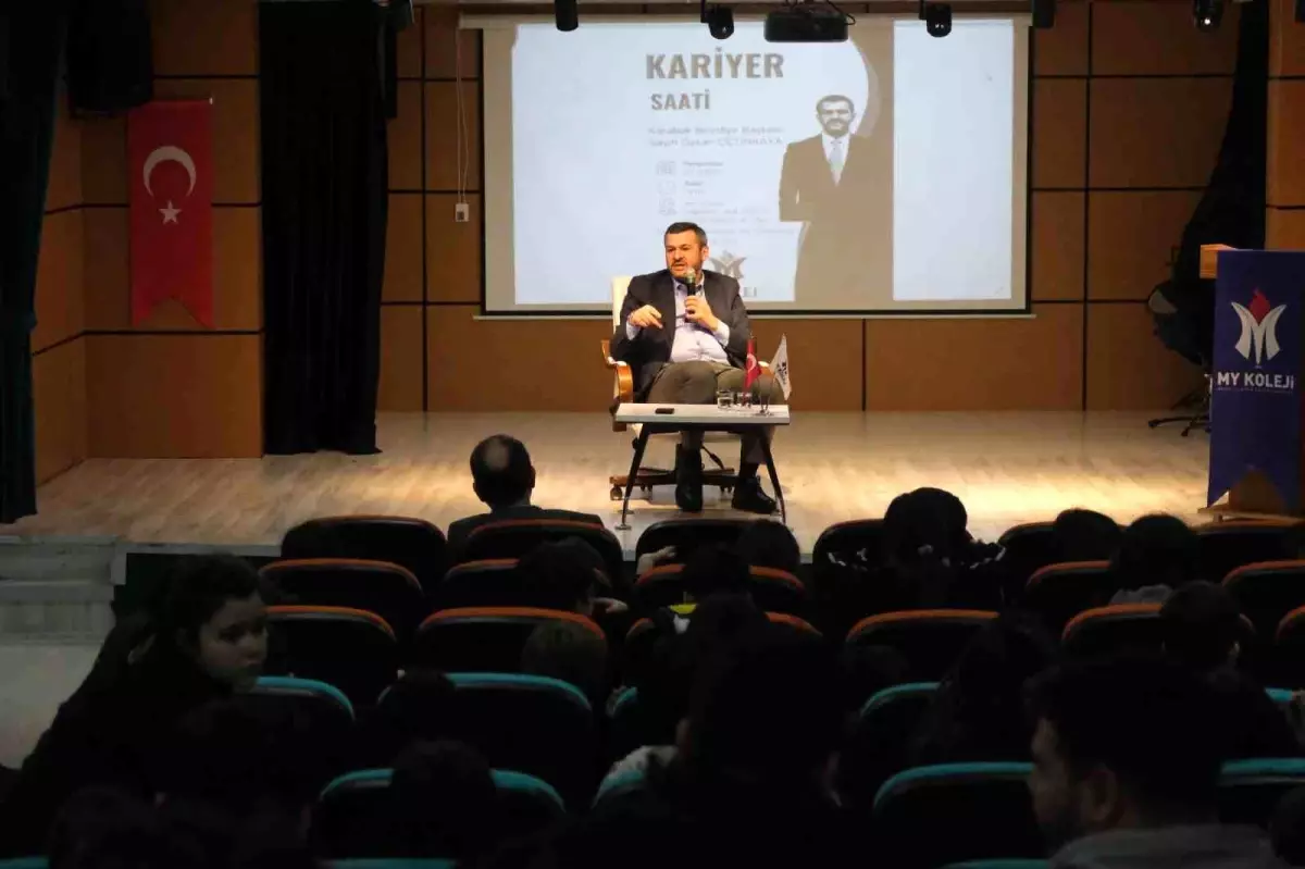 Karabük Belediye Başkanı Özkan Çetinkaya, Öğrencilerle Kariyer Gelişim Programında Buluştu