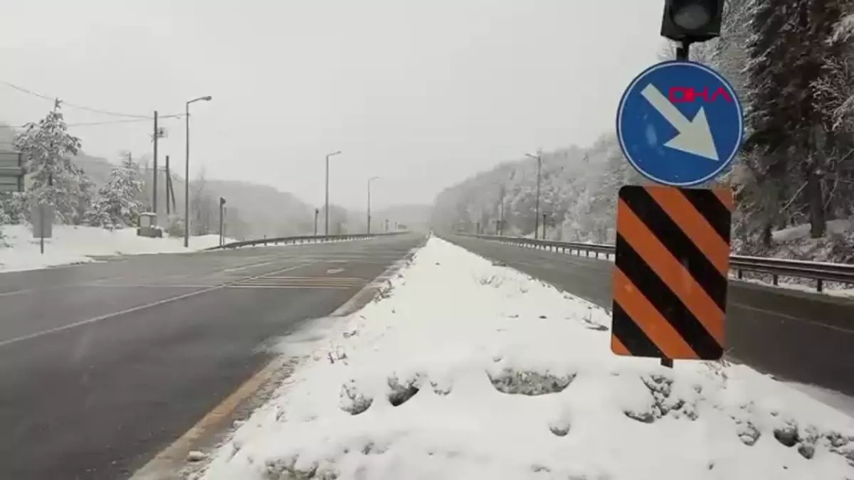 Bolu Dağı\'nda Hafif Kar Yağışı Ulaşımı Etkilemedi