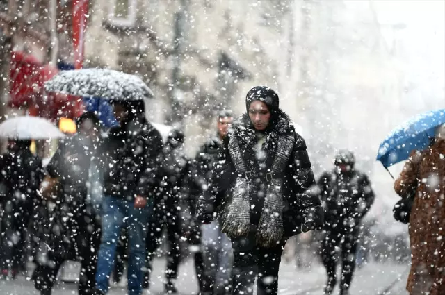 Bu provaydı, İstanbul'a tipi şeklinde kar yağacak! İşte saat saat hava raporu