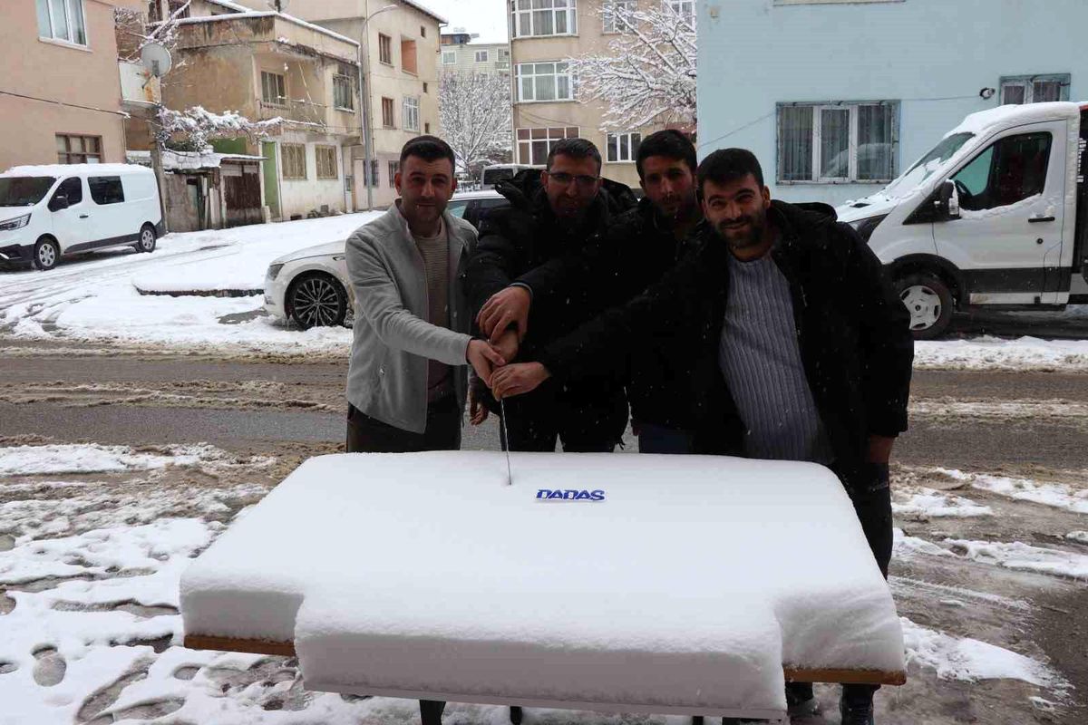 Karlı Günlerin Eğlencesi: Dadaşın Pastası