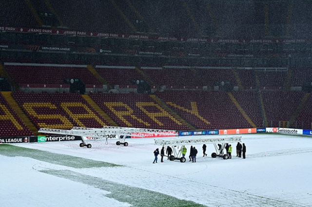 Dün karlar altındaydı! İşte RAMS Park'ın son durumu