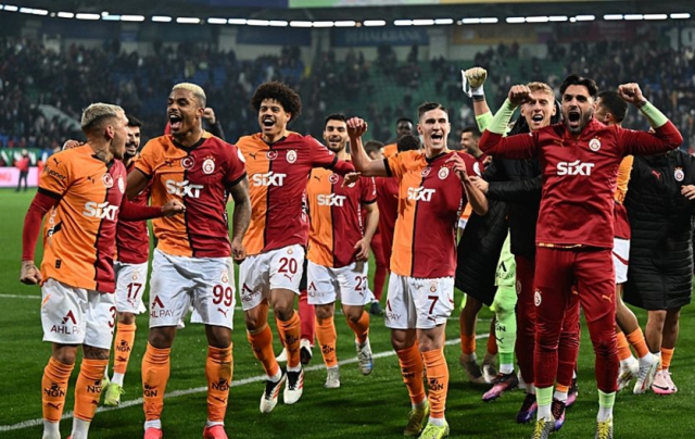 Galatasaray, AZ Alkmaar Karşısında Tarihi Bir Geri Dönüş İçin Sahaya Çıkıyor