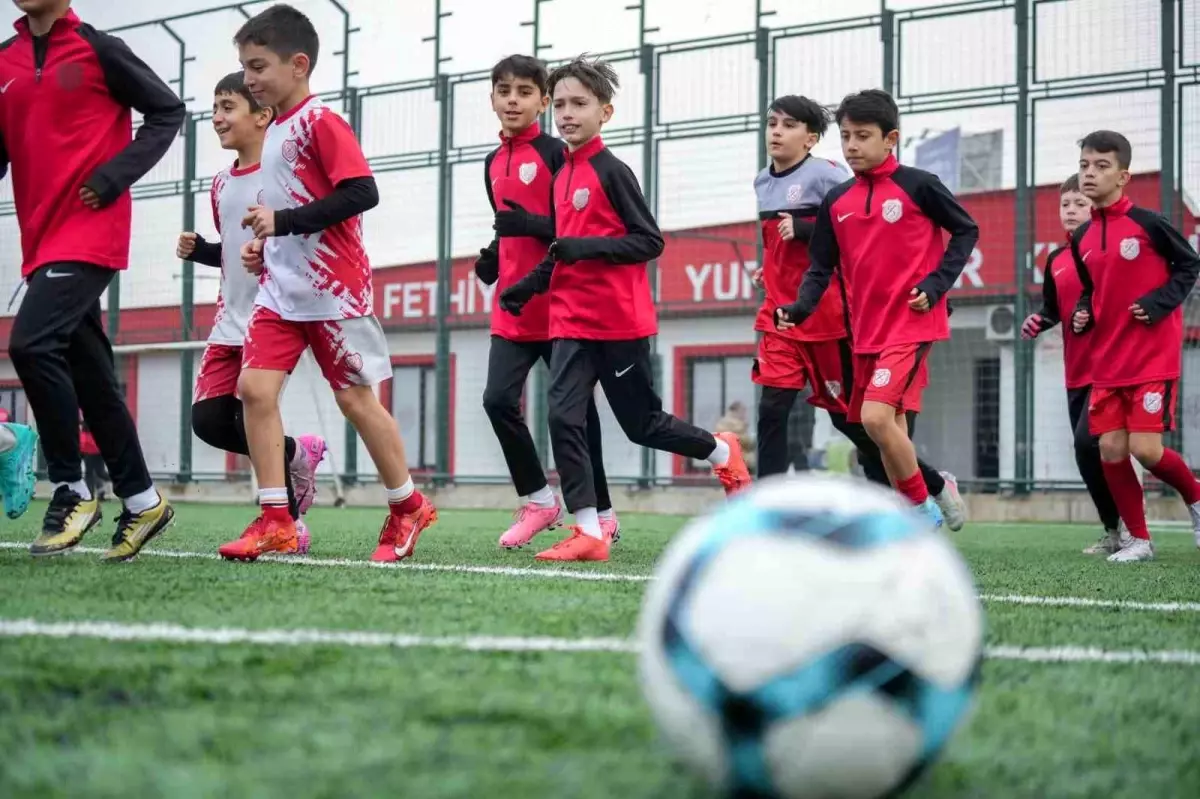 Fethiye İdman Yurdu Gençleri Korumak İçin Çalışıyor