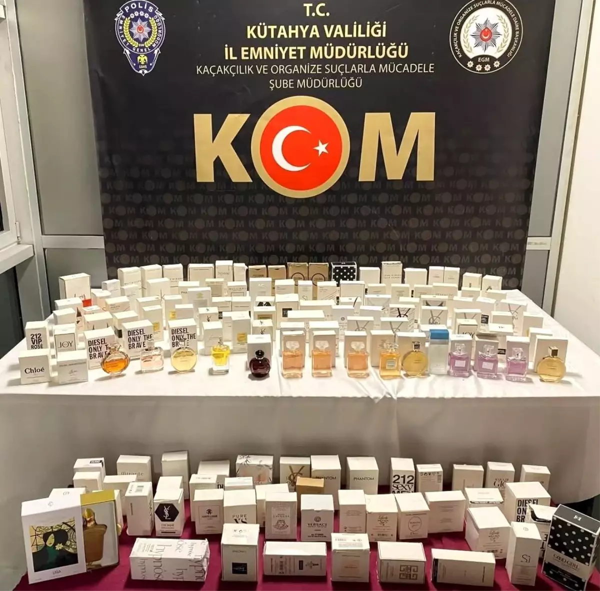 Kütahya\'da 194 Kaçak Parfüm Ele Geçirildi