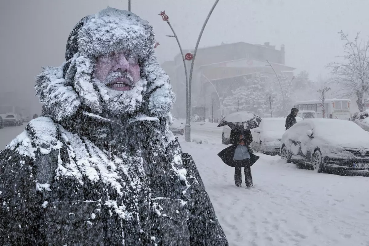 Meteoroloji\'den İstanbul için kritik uyarı: Okullar yarın da kapalı olmalı