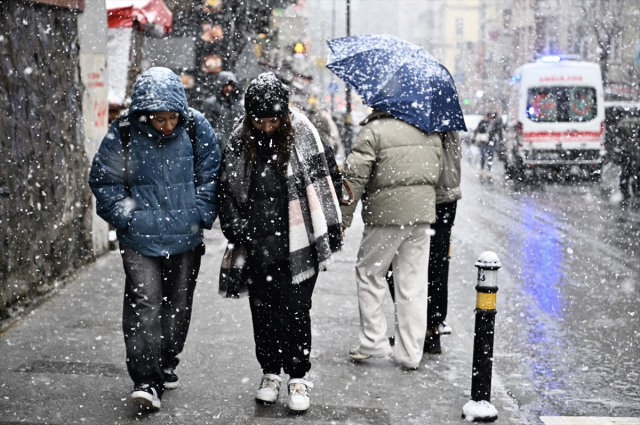 Meteoroloji'den İstanbul için kritik uyarı: Okullar yarın da kapalı olmalı