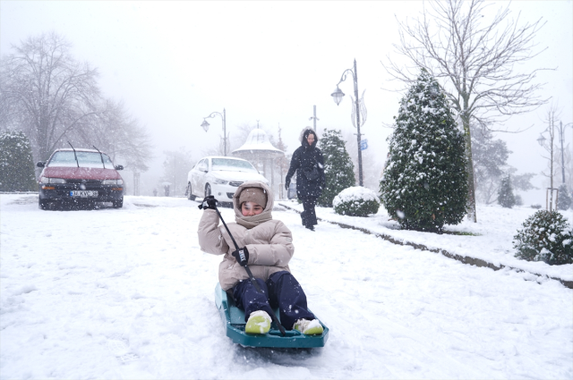 Meteoroloji'den İstanbul için kritik uyarı: Okullar yarın da kapalı olmalı