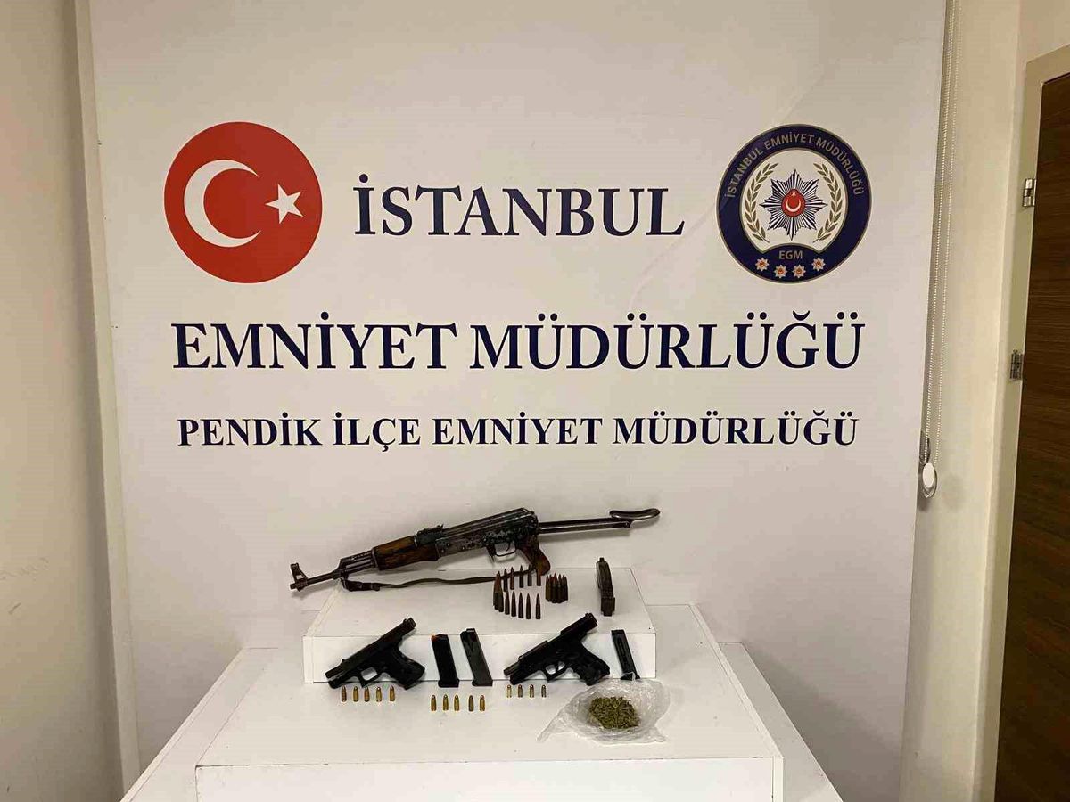 Pendik\'te Silah Kaçakçılığı Operasyonu