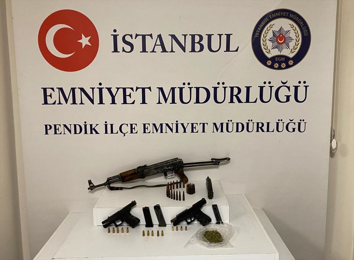 Pendik\'te Ruhsatsız Silah Operasyonu
