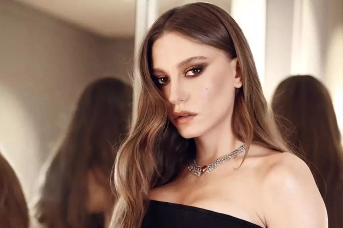 Serenay Sarıkaya, Paris\'te ortaya çıktı