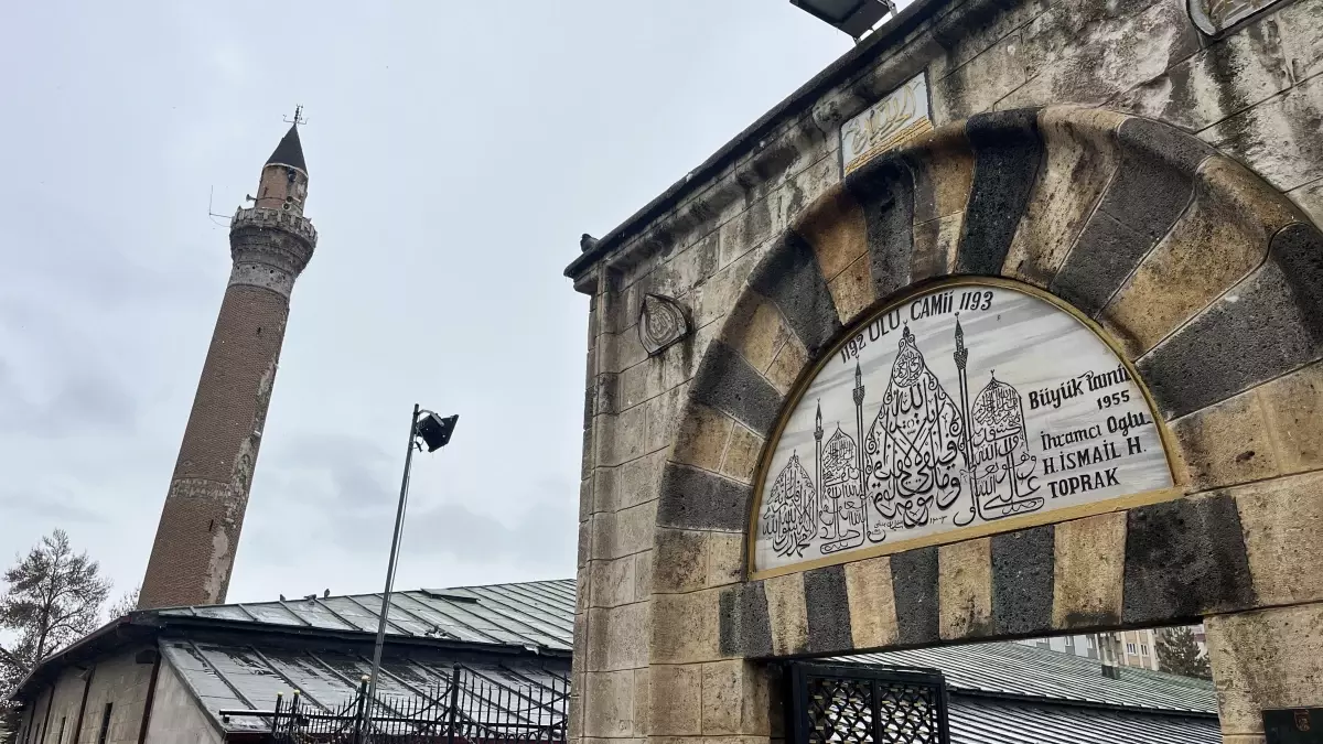 Ulu Camii\'nin Eğri Minaresine Güçlendirme Projesi