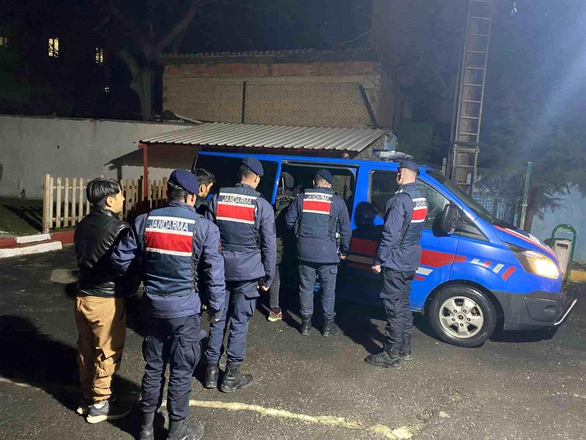 Tekirdağ\'da Kaçak Göçmen ve Organizatör Yakalandı