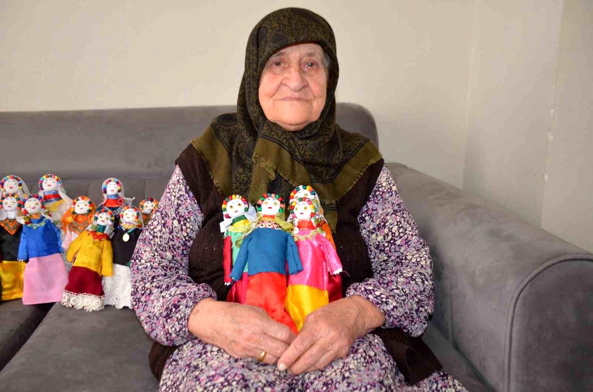 Şerife Nine\'nin Bez Bebekleri