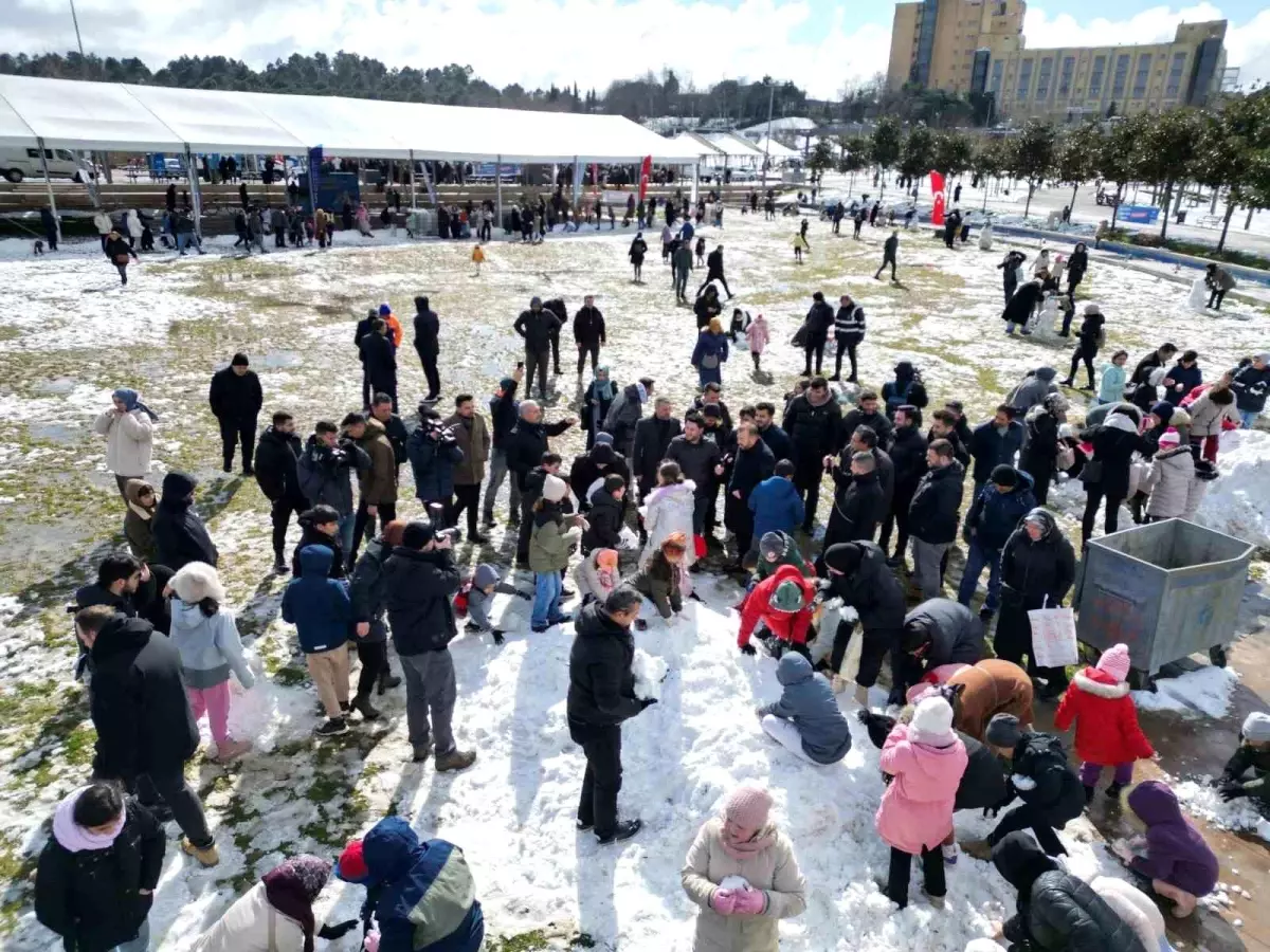 Arnavutköy\'de İlk Kar Festivali ve Kardan Adam Yarışması Coşkuyla Gerçekleşti