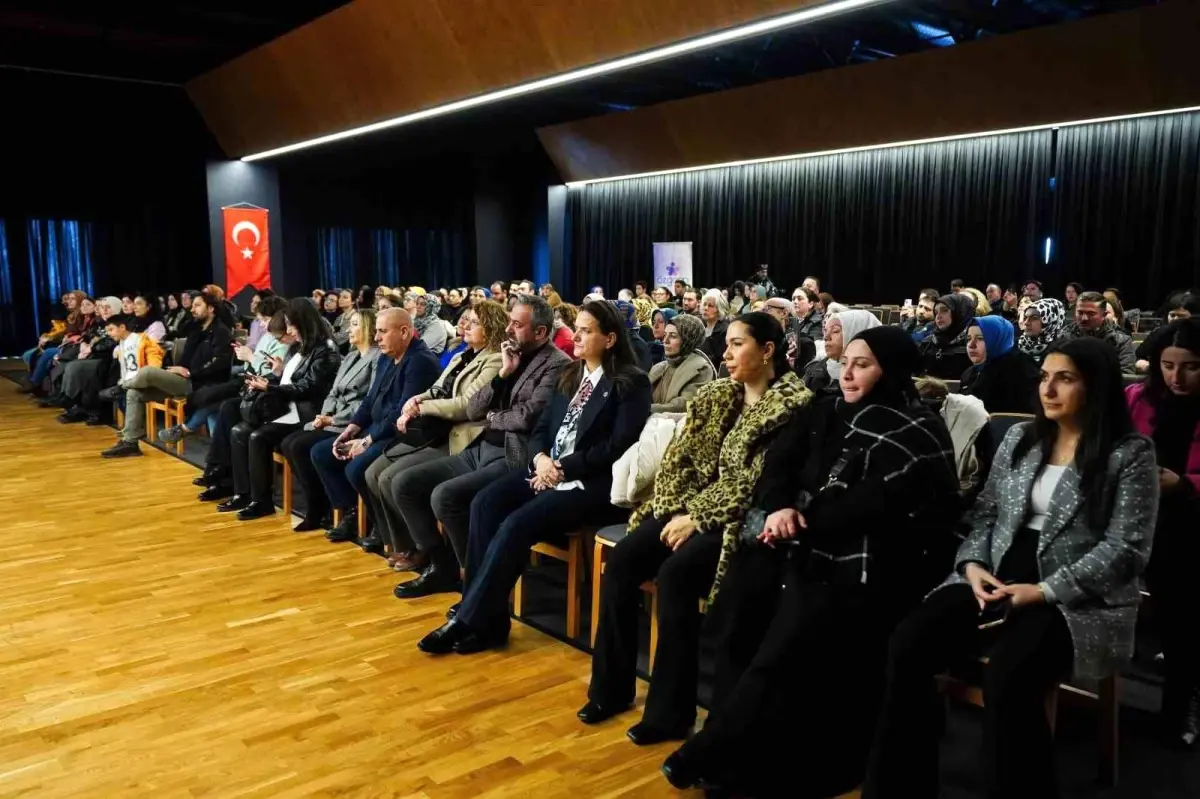 Beylikdüzü\'nde Özel Gereksinimli Bireyler için Eğitim Semineri Düzenlendi