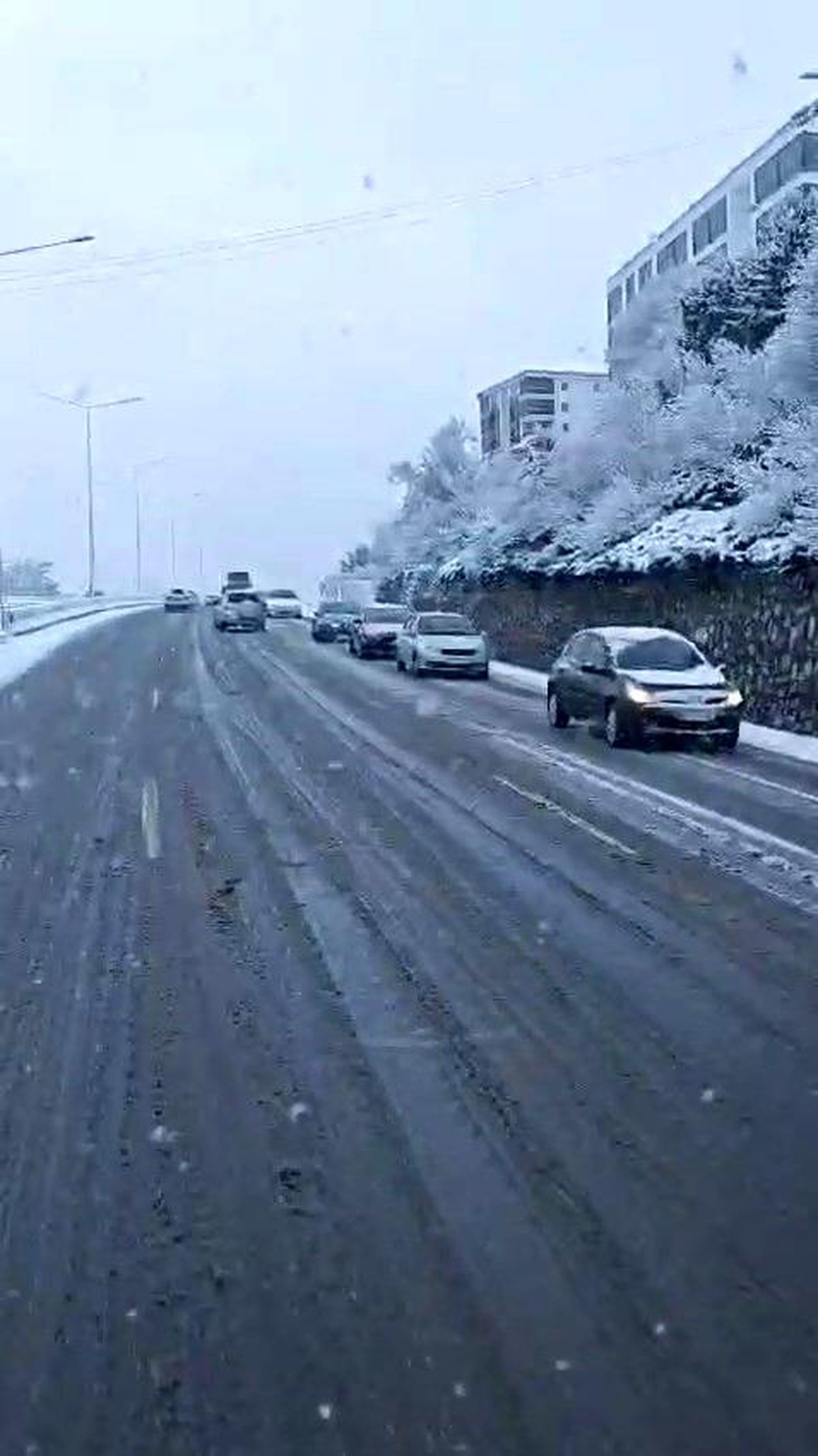 Bursa\'da Kar Yağışı Trafiği Olumsuz Etkiledi