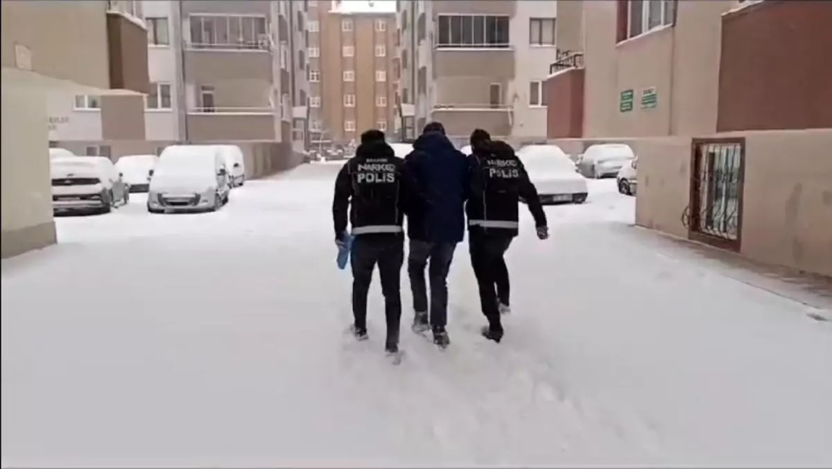 Erzurum\'da Uyuşturucu Operasyonu: 3 Tutuklama