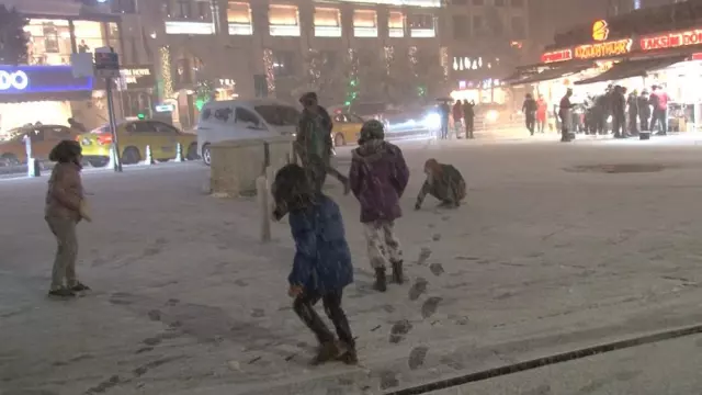 İstanbul karlar altında! Tüm ilçeler sarı kodlu uyarı yapıldı