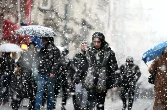 İstanbul karlar altında! Tüm ilçeler sarı kodlu uyarı