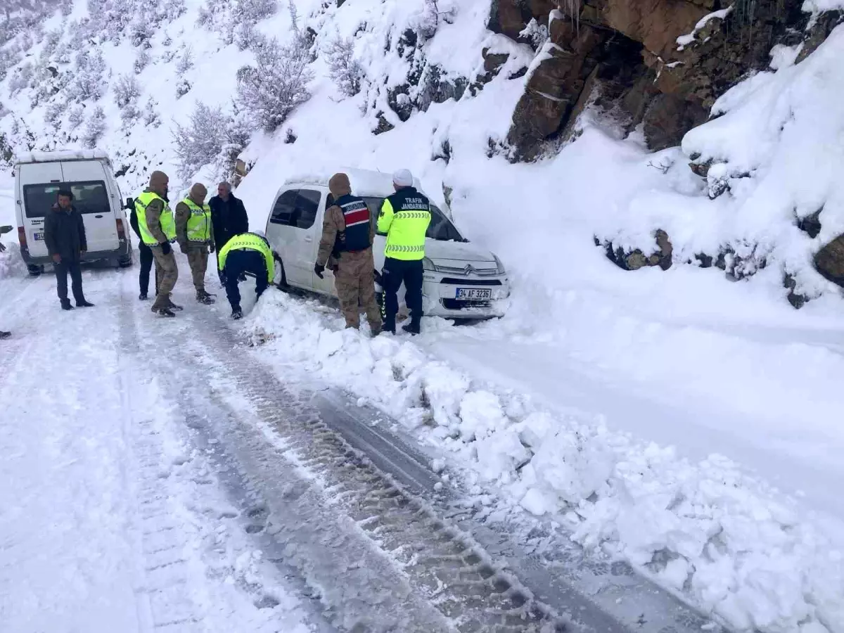 Mahsur Kalan Vatandaşlar Mehmetçik Tarafından Kurtarıldı