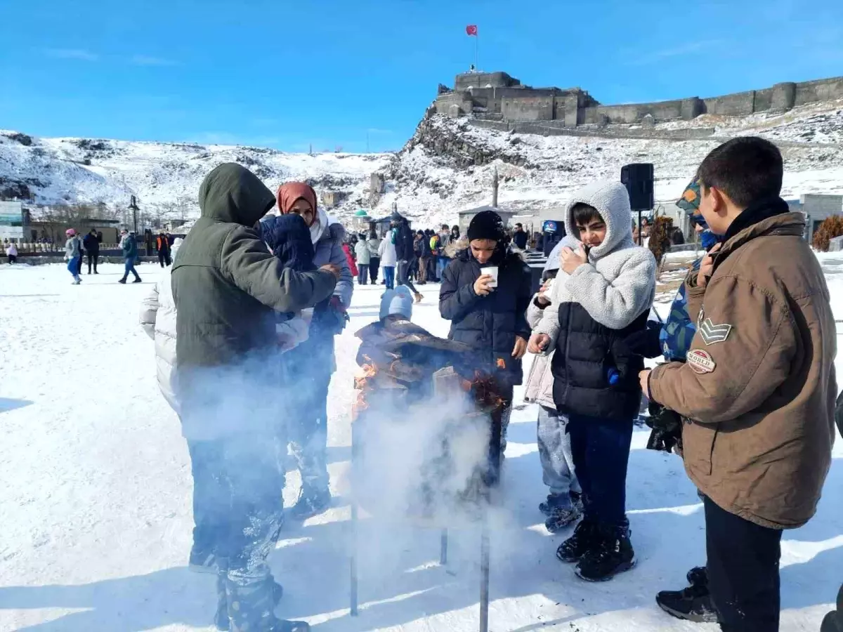 Kars\'ta Çocuklar İçin Unutulmaz Kar Şenliği