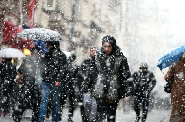 Meteoroloji İstanbul için saat verdi! İmamoğlu'ndan uyarı gecikmedi