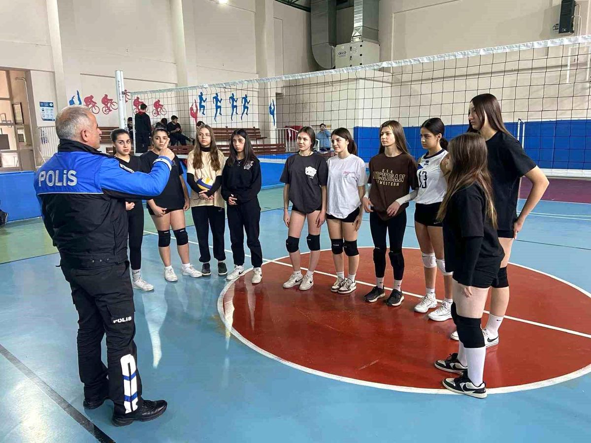Eskişehir\'de Polisten Eğlenceli Eğitim