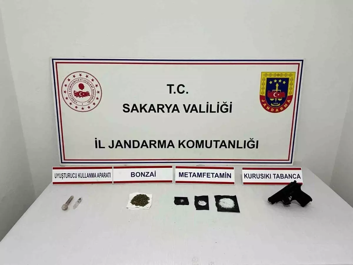 Sakarya\'da Uyuşturucu Operasyonu: 2 Tutuklama