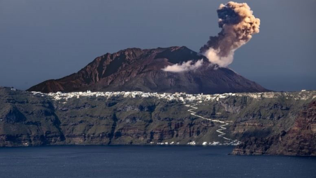 Santorini'deki volkan aktif hale geldi: 6,3 deprem olabilir