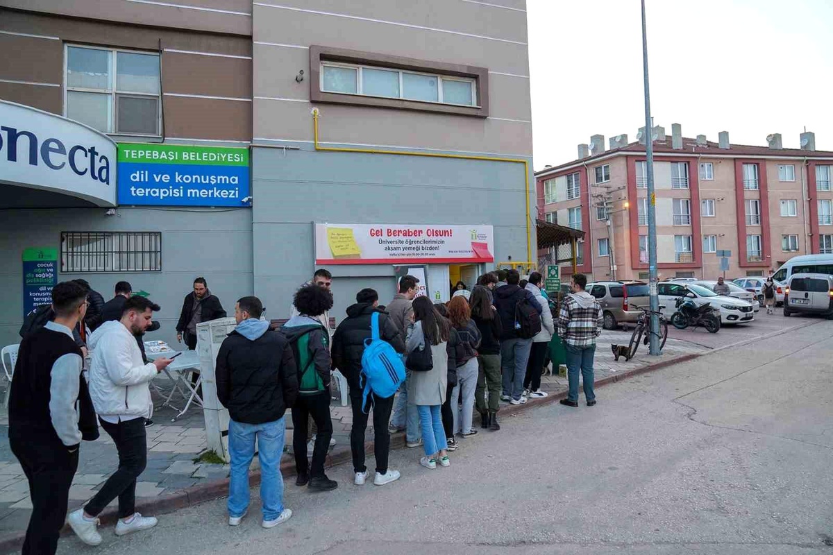 Tepebaşı Belediyesi Ücretsiz Yemek Hizmetine 24 Şubat\'ta Yeniden Başlıyor